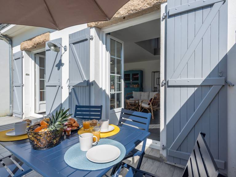 Vacation home with yard, terrace & barbecue — photo 5