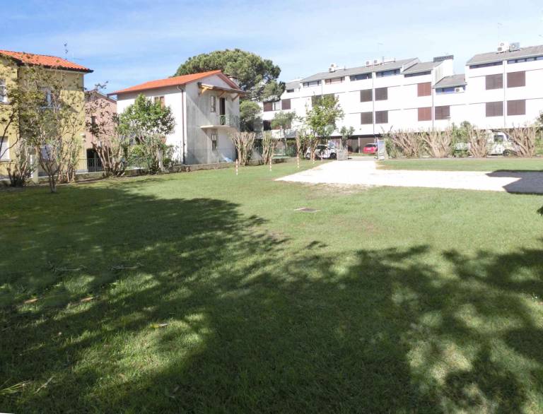 Rental apartment with garden — photo 3