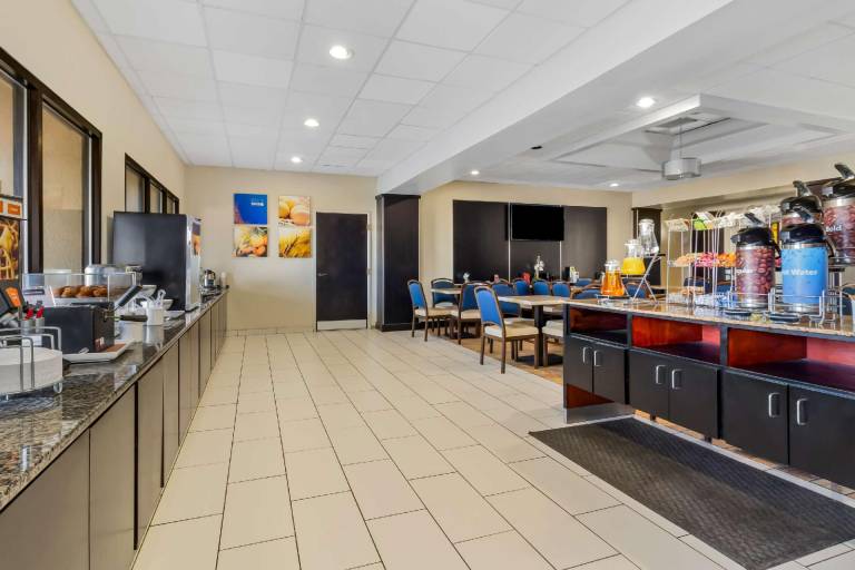 Comfort Suites Lumberton North — photo 3