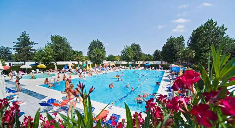 Happy Camp mobile homes in Butterfly Camping Village in Peschiera del Garda
