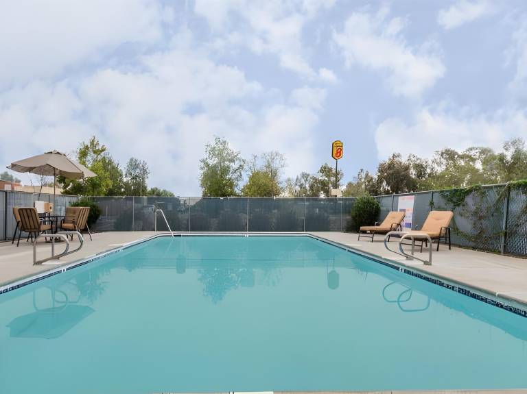 Deluxe Inn Willows in Willows, CA