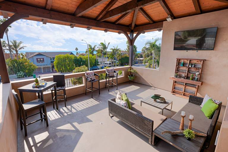 Family-oriented condo with BBQ | Beach view | Close to the beach | Pet-friendly — photo 2