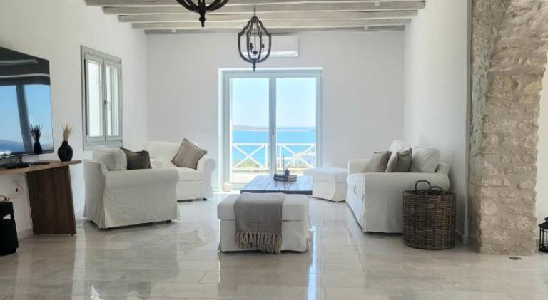 Villa with terrace, pool & jacuzzi — photo 3