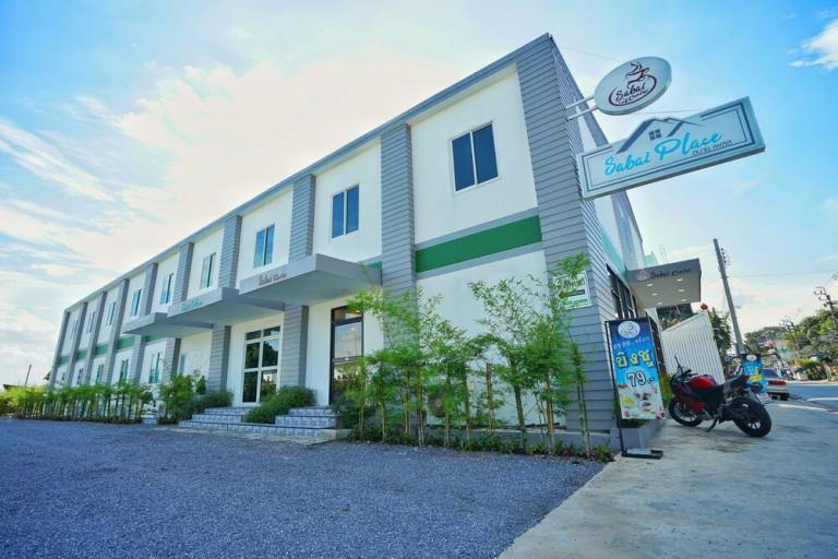 Bed & Breakfast  Don Mueang