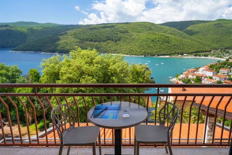 Holiday apartment with sea view — photo 4