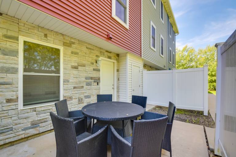 2 Mi to TBK Bank Sports Complex: Townhome w/ Patio — photo 3