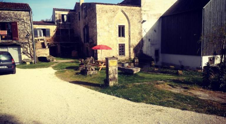 Chambres en maison d'hotes Le Moulin d'Annepont in Saintes