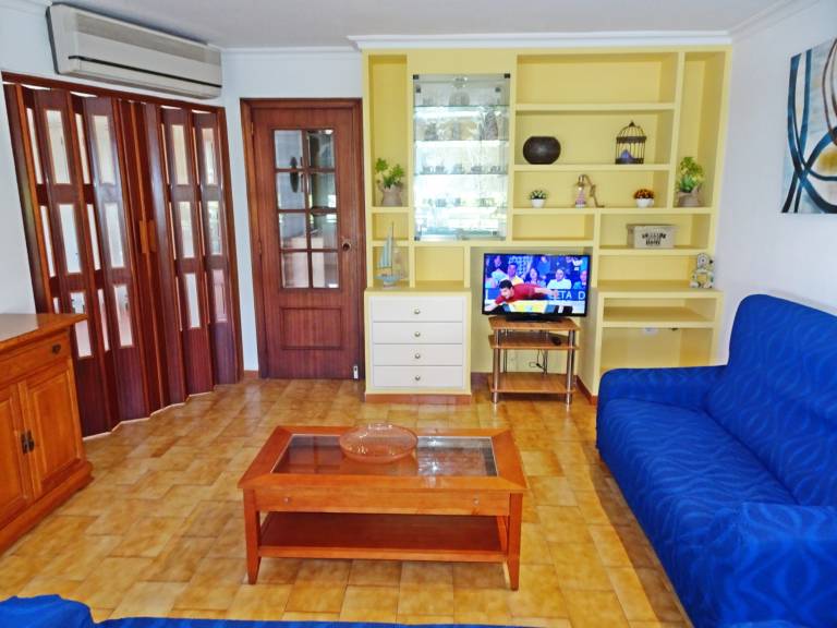 Holiday apartment with terrace, pool & garden in Gandia