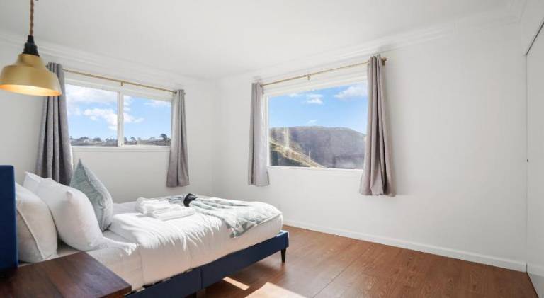 Relaxing 2-Bedroom Oasis in Pacifica — photo 2