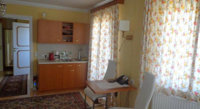 Serviced apartment with terrace — photo 3