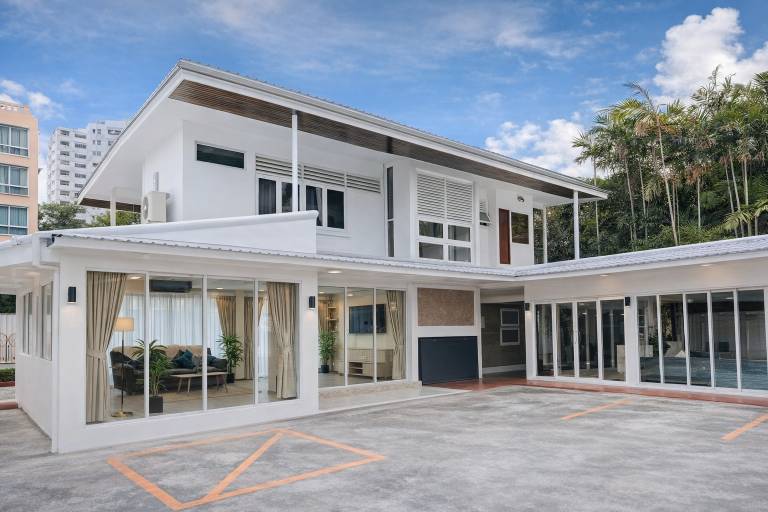Stay Ekkamai – 4BR Private Pool House, Ekkamai (Bangkok) in Koh Lipe