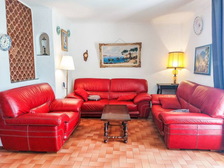Child-friendly beautiful house with barbecue, terrace & private pool | Pets allowed — photo 4