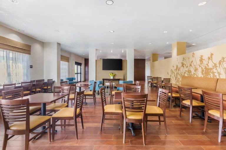 Sleep Inn & Suites Devils Lake — photo 4