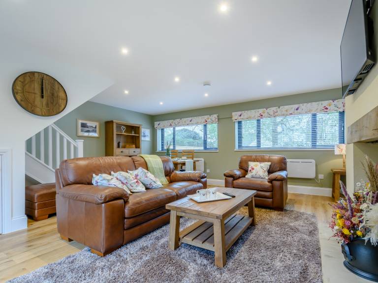 Cottage with jacuzzi, yard & barbecue | River view — photo 3