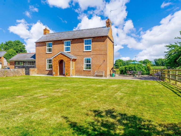 4 Bed in Preston on Wye 87464