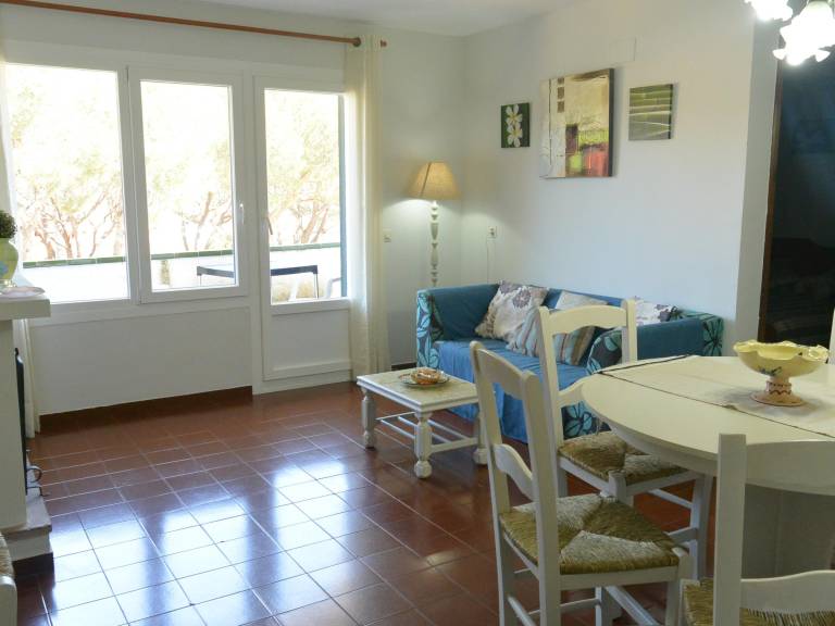 Apartment with 2 rooms for 4 persons — photo 3