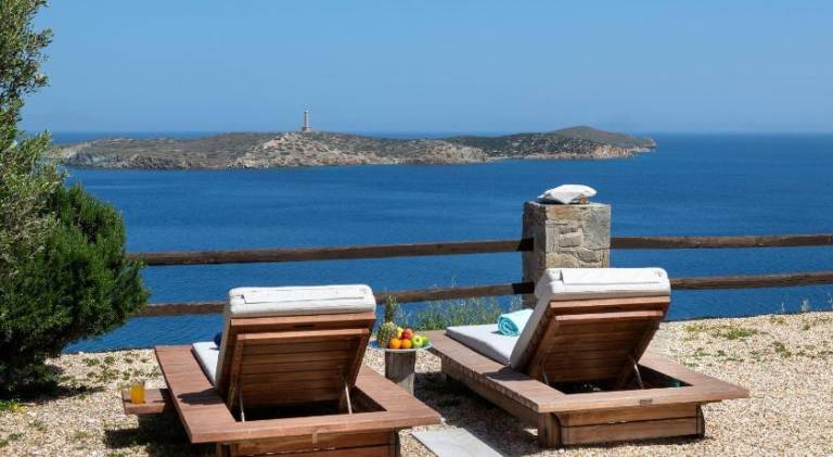 Vacation home with BBQ, terrace & yard | Perfect for remote work in Syros