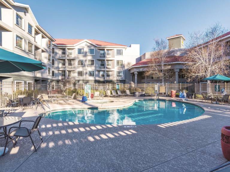 La Quinta Inn & Suites by Wyndham Flagstaff — photo 3