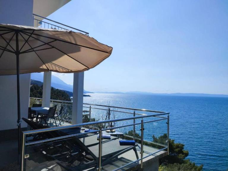Holiday apartment with patio & BBQ — photo 4
