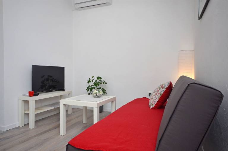 Wonderful apartment with yard, BBQ & patio | Garden view | Close to the beach | Pets are welcome — photo 3