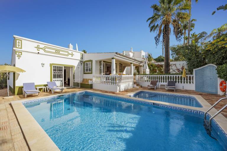 Ferienhaus in Guia f&uuml;r max. 4 Personen am Atlantik