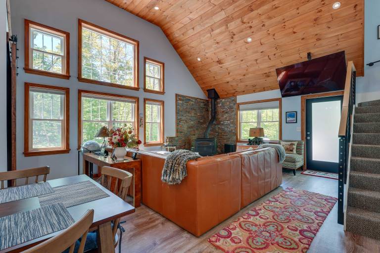 Near Hiking Trails & Ski Resorts: Killington Home! — photo 5