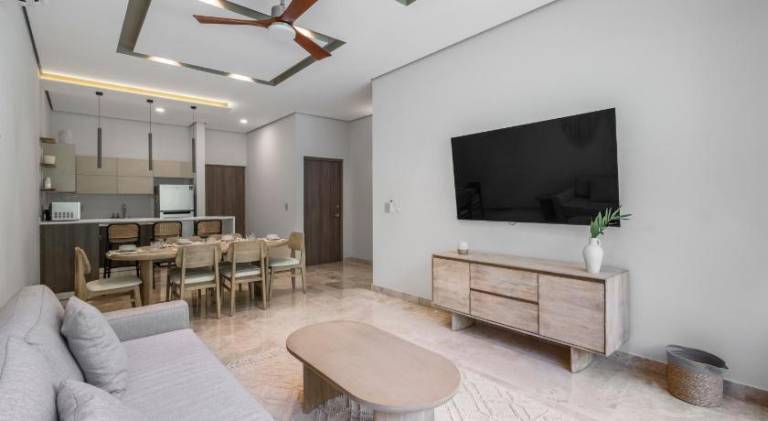Apartment with private pool & patio — photo 2