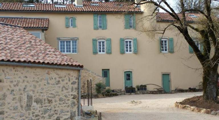 House with hot tub in Millau