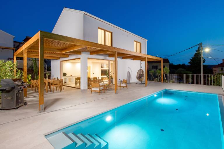 Ferienhaus mit Pool in Soline, Krk Insel f&uuml;r max. 8 Personen