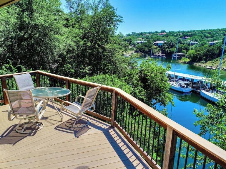 House Lakeway