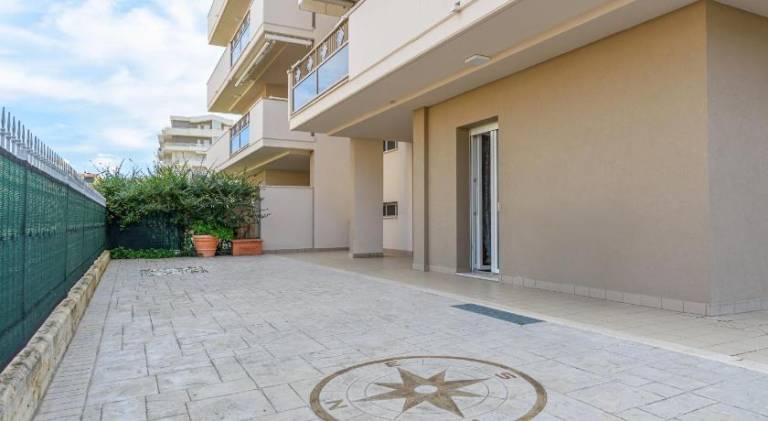 Charming rental apartment with patio | Close to the beach | Pets allowed — photo 5