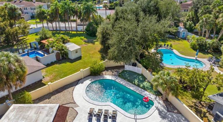 Beautiful vacation home with pool | Pets allowed — photo 5