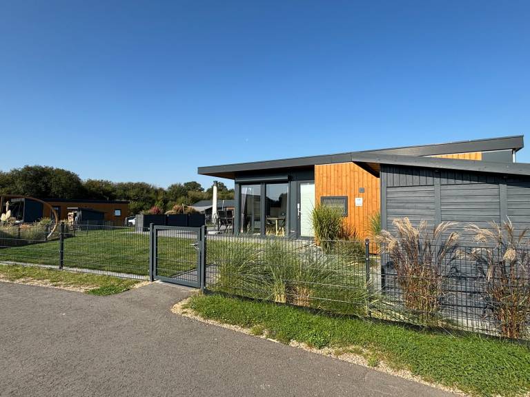 Mobilheim mit Hund in Süsel, Sierksdorf Ostseeküste f&uuml;r max. 4 Personen