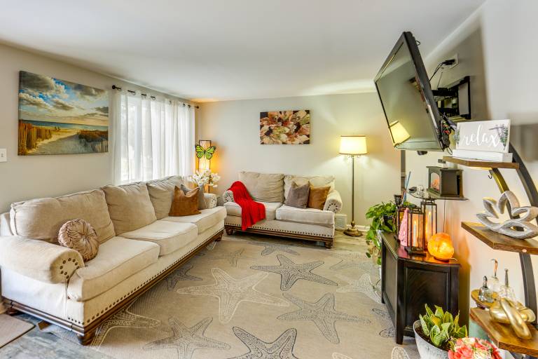Pet Friendly, Private! Multi-Level Brookline Home in Pittsburg, PA