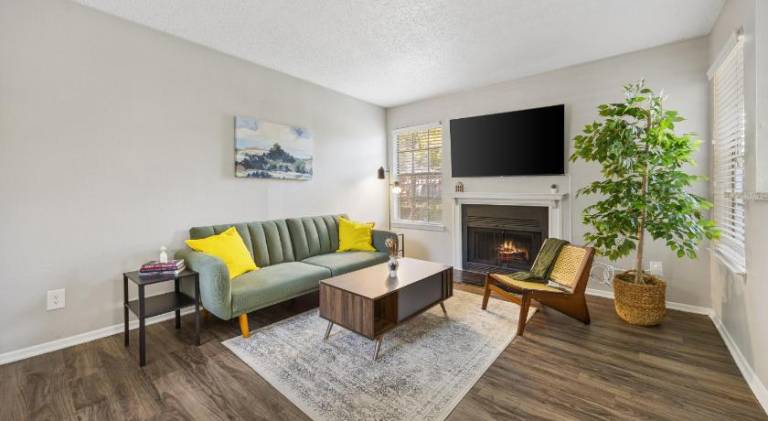Holiday apartment with pool in Addison, TX