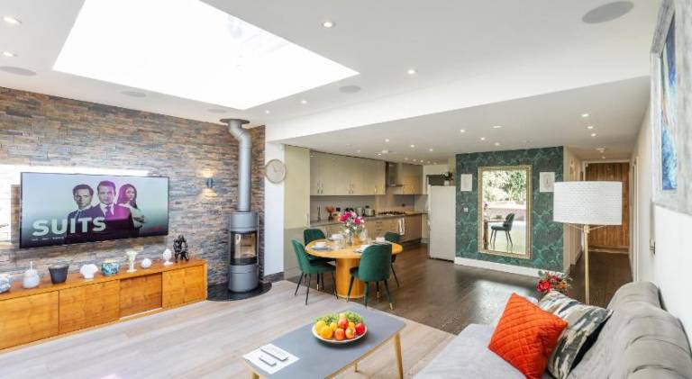Holiday apartment with 2 rooms for 5 persons in Guildford