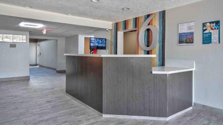Motel 6 Stafford, TX – SW Houston - Sugarland — photo 5