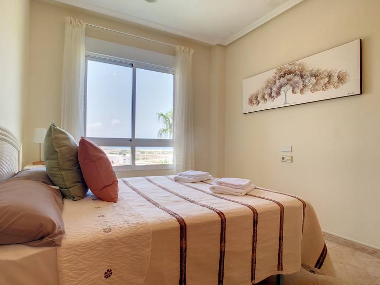 Apartment with patio & pool | Mountain view — photo 4