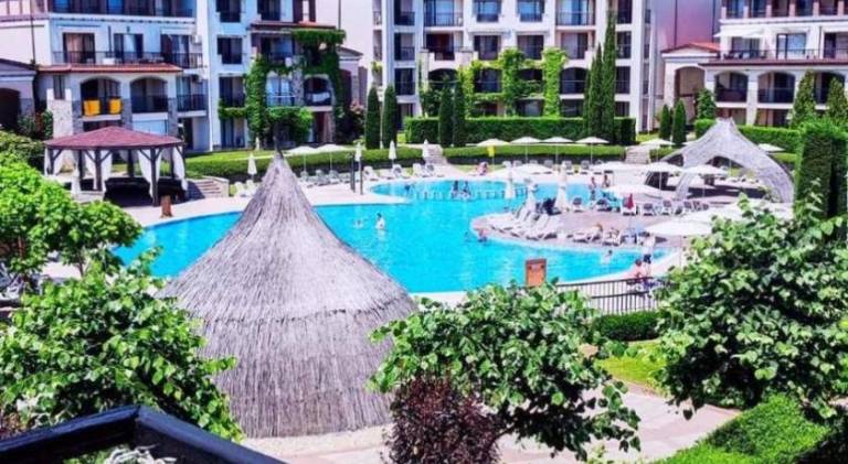 Nice rental apartment with pool, yard & patio | Beach nearby | Pets allowed — photo 5