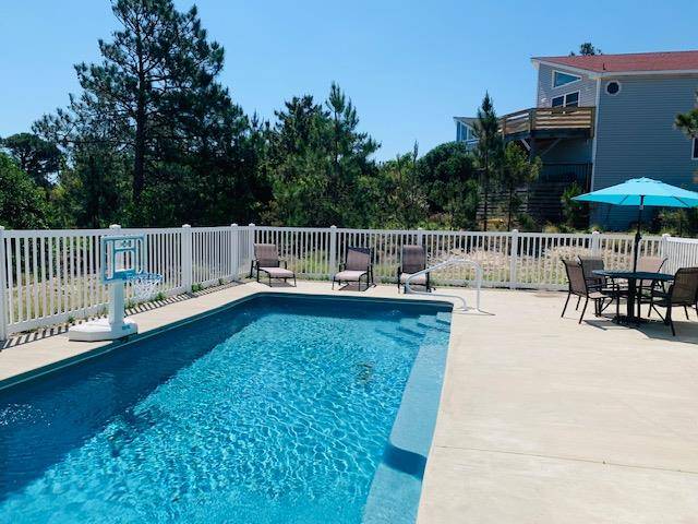 Family-oriented vacation home with jacuzzi, private pool & barbecue | City view | Next to the beach | Dogs allowed — photo 5