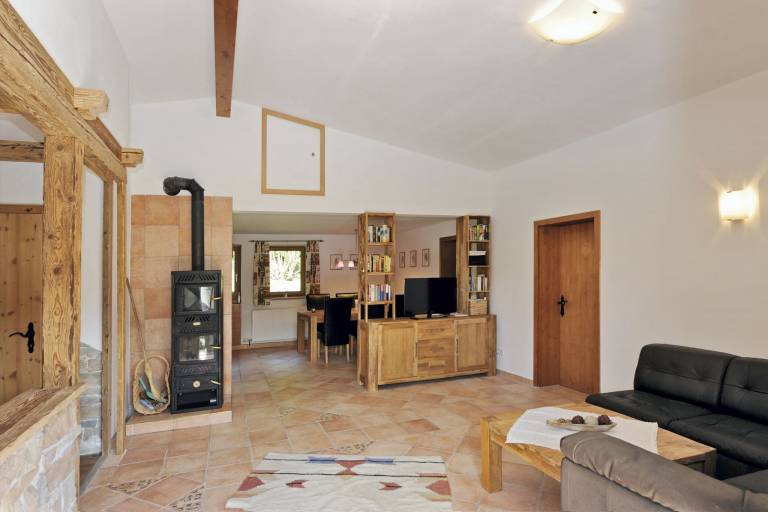 Chalet with grill, terrace & yard | Mountain view | Pets are welcome — photo 2