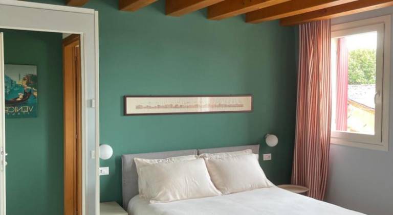 Serviced apartment with garden & patio — photo 2