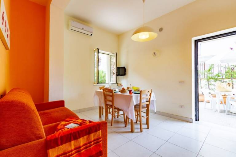 Rental apartment with 2 rooms for 6 persons — photo 3
