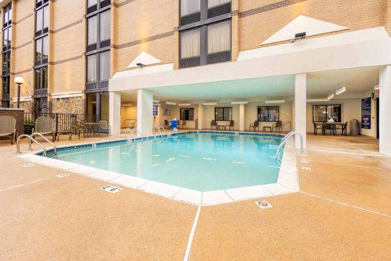 Heritage Inn Suites Houston/Sugar Land, Trademark by Wyndham — photo 3