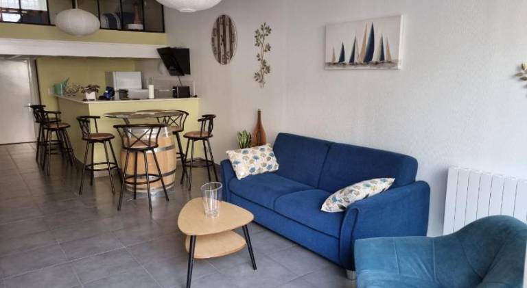 Apartment with patio in Tinqueux