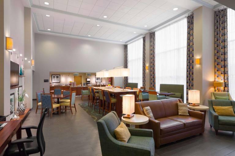 Hampton Inn & Suites State College at Williamsburg Square — photo 2
