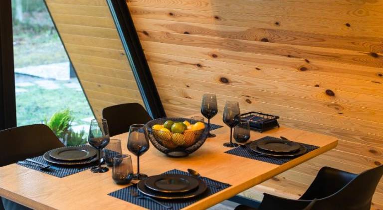 Chalet with hot tub | Pet-friendly — photo 4