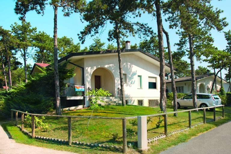 Holiday apartment with patio & garden in Lignano Sabbiadoro