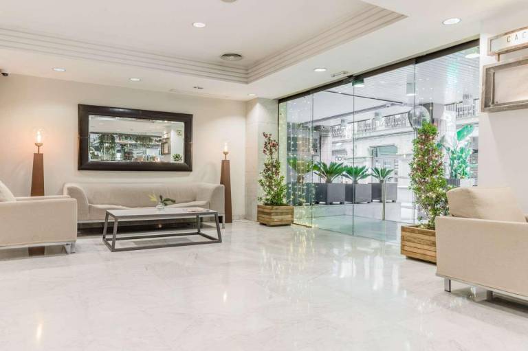 Beautiful serviced apartment with patio | Suitable for remote work | Pets are welcome — photo 3
