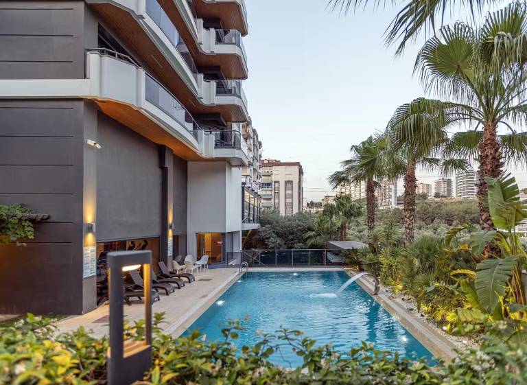 Apartment with pool, terrace & yard | Good for workation — photo 5